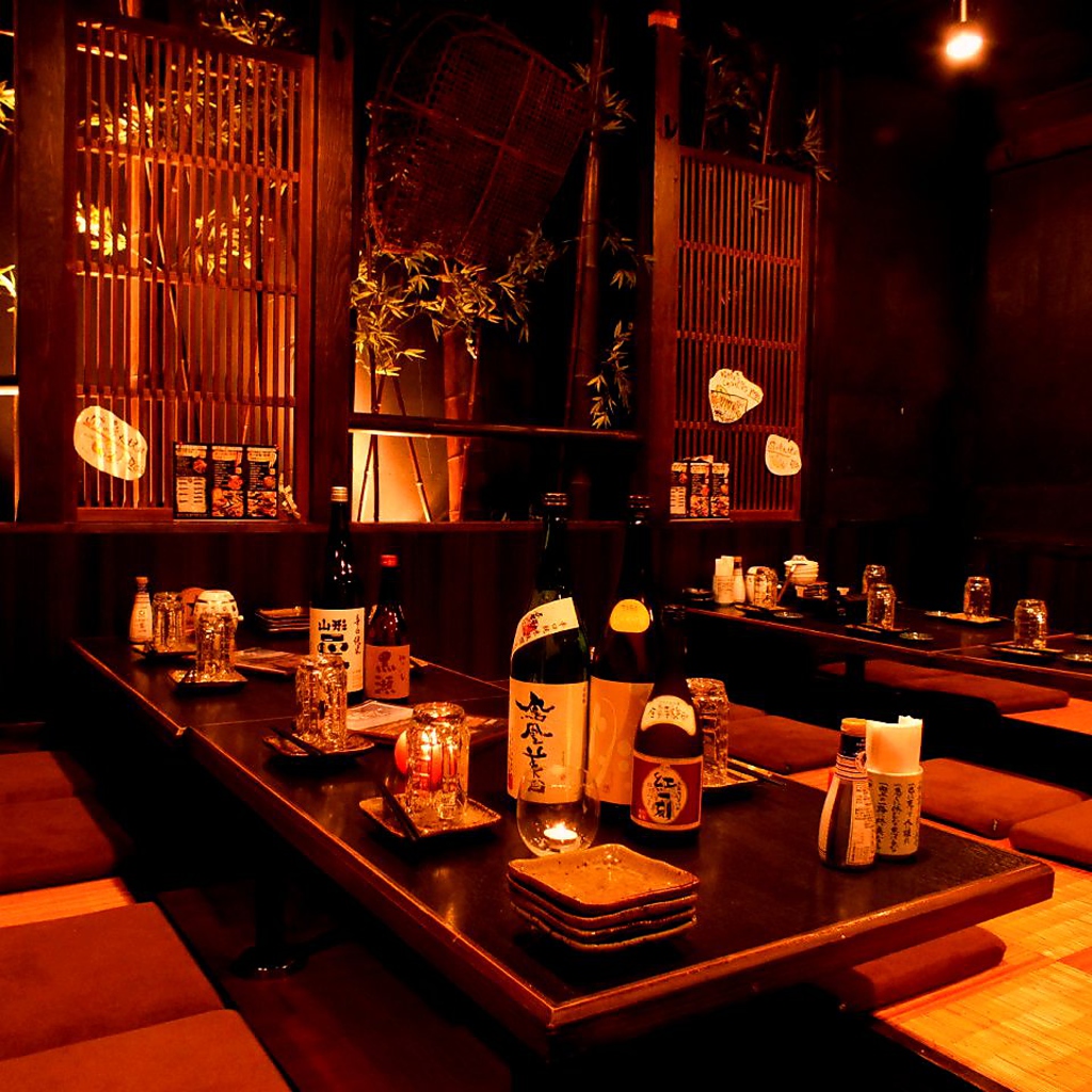 総席数100席以上★５０名様までが一同に会せる独立宴会場★３時間飲み放題付８品⇒４０００円