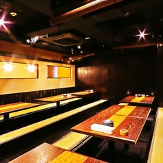 【宴会最大55名様まで】打ち上げ、同窓会などにおすすめの広々としたお席となっております。豊富な飲み放題付きコースはご予算に合わせてお選びいただけます♪※店内写真はイメージ写真を使用しています