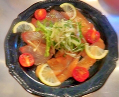 キハダマグロとサーモンのカルパッチョ