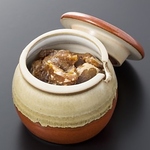 濃厚な味わいが人気の“壺漬けカルビ”は壺に入って旨さ倍増！まずはカルビから…という方におすすめ