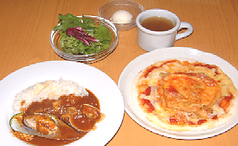 ピザとカレーライスのセット