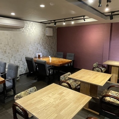 1階は和カフェ風オープンスペース、1～17名、貸切可。