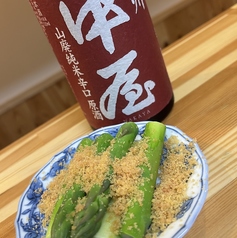 アスパラ塩茹で からすみパウダー