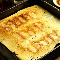博多周辺でうまい鉄鍋餃子が食べられるお店はどこですか？