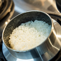【あらき】自慢の北海道オリジナルブレンド米を使用。