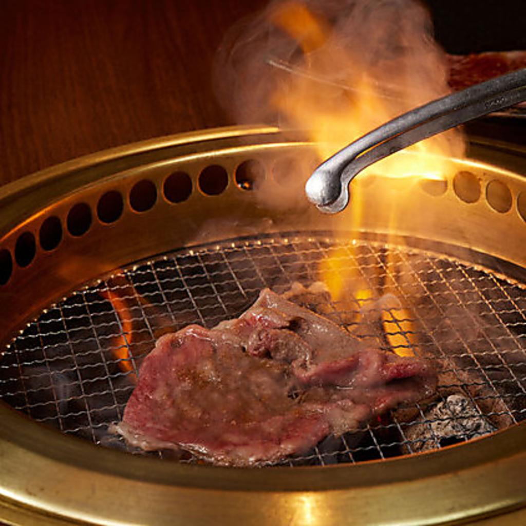昭和60年創業の肉問屋が営む焼肉店！門前仲町駅 ５番出口または６番出口より徒歩１分の好立地♪