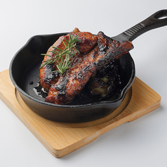 特製つけだれのスペアリブ