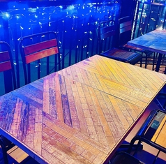 天気がいい日は富士山も一望できる2Fテラス席はロケーション抜群。夕方時のサンセットはうっとり見とれてしまうほど。必見です！！