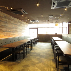 【10名様～20名様向けのテーブル席】打ち上げにぴったりです。お得なプランを多数ご用意しておりますので、ご予算やご利用シーンに合わせてお選びいただけます。