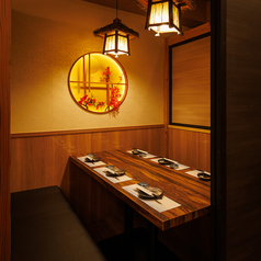 人数に合わせて、個室のご用意ができます！広々とした空間なので宴会や女子会、合コンなど様々なシーンに合わせてご利用いただけます！扉付きなので周りのお客様を気にすることなくゆったりとお過ごしいただけます◎