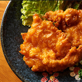 料理メニュー写真 新潟地鶏　越の鶏の大判唐揚げ