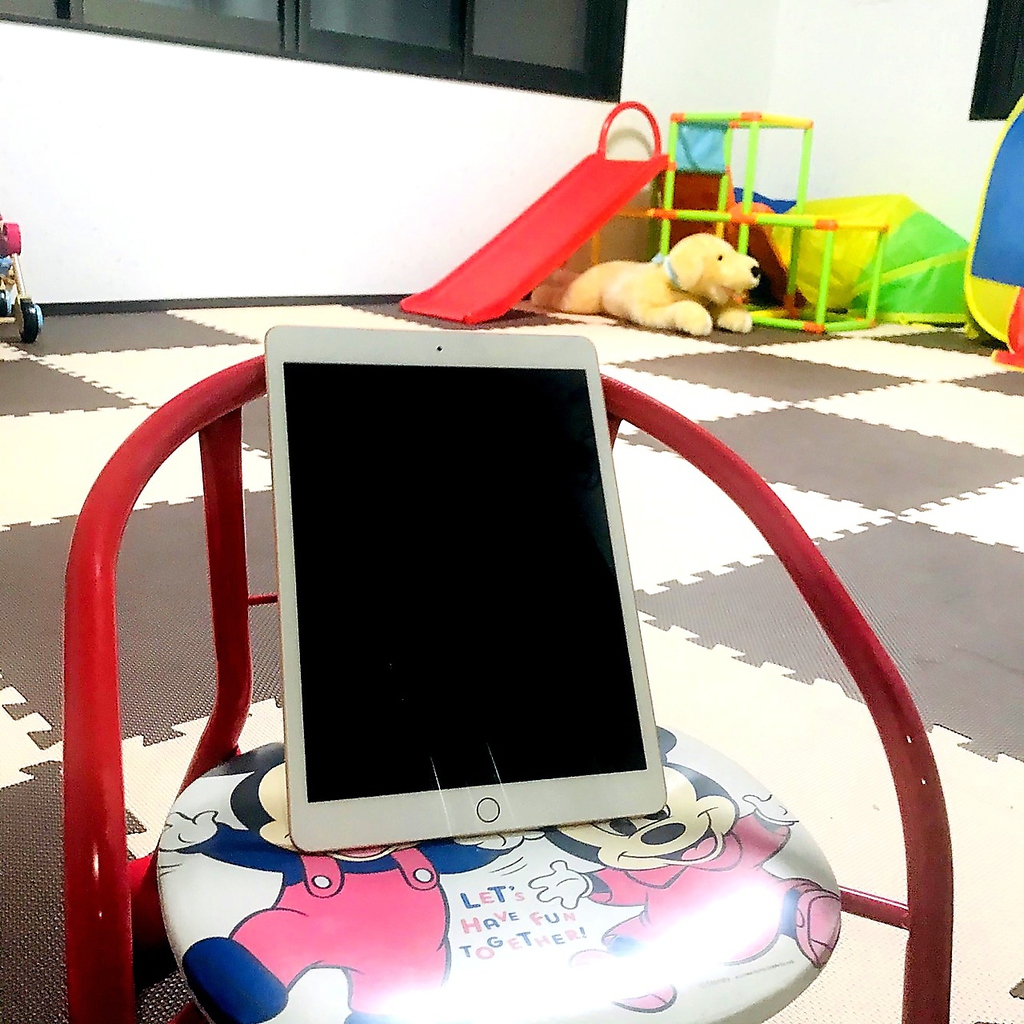 お子様向けタブレット完備！アニメ鑑賞など自由に遊べるので、ゆっくりお食事を楽しめます。