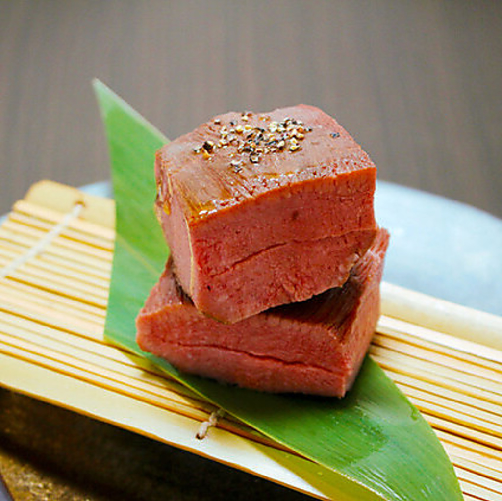 【数量限定！】極厚積み木タンは、大人気メニュー♪1,649円♪