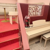 貸切の場合は、オプションで電子ピアノなどがご利用可能！※カラオケ使用料、電子ピアノ、CD作成(3曲)、Blu-ray・CDプレーヤー、マイクスタンド・譜面台は時間制限なしで各220円(税込) ※カラオケは精密採点Ai機能付、CDレコーディング機能付(CD代別)