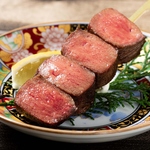 金山駅から徒歩1分とアクセス◎名物のトロ牛タン串は牛タンの風味と旨味を味わえる絶品です♪