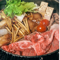 こだわりの割下＆「幸せの青い卵」で味わう【すき焼き】