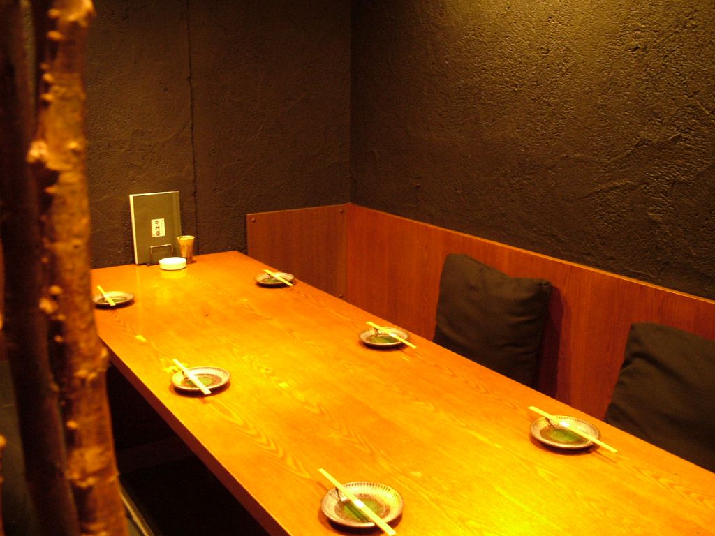 お店の奥には個室も完備♪コンパや飲み会にぴったりの空間です♪