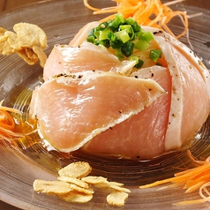 『鶏のたたき』有名ホテルシェフ直伝の味・盛り付けは彩り鮮やかの写真