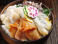 貝4種盛り丼／鰻丼（写真は貝4種盛り丼）