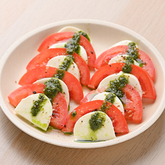 モッツアレラとトマトのカプレーゼ