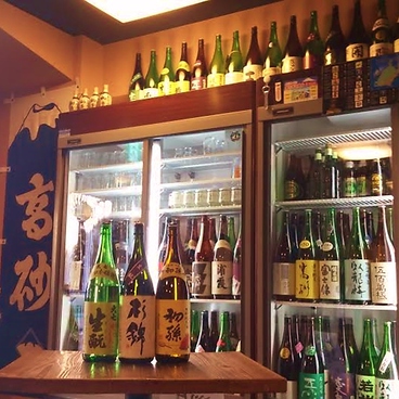日本酒酒場 萬惣屋 まんそうやの雰囲気1