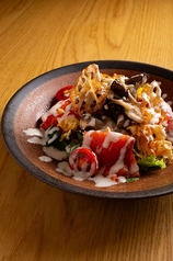 アルプスサーモンのスモークと木の子のサラダ