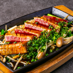 本鮪レアトロ鉄板ステーキ