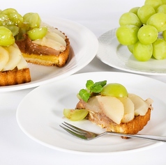 【季節限定】洋ナシとシャインマスカットの贅沢タルト