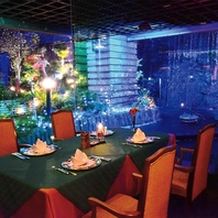 滝とピアノが奏でる癒やしの空間
