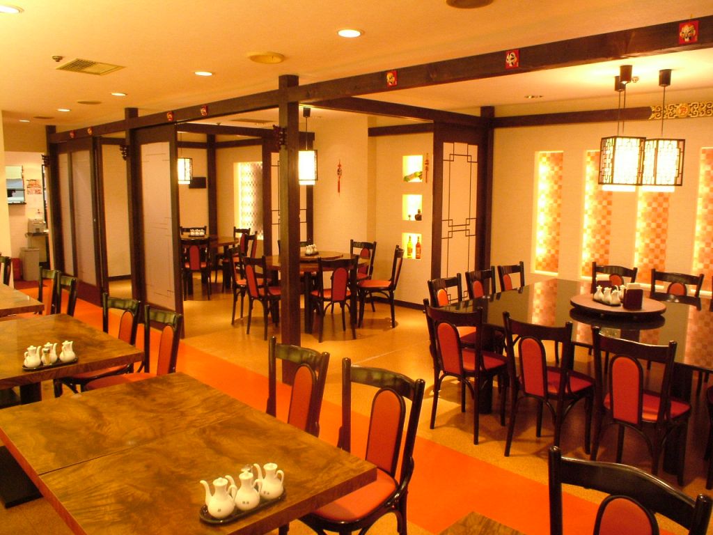 広々とした店内。最高50名までOK