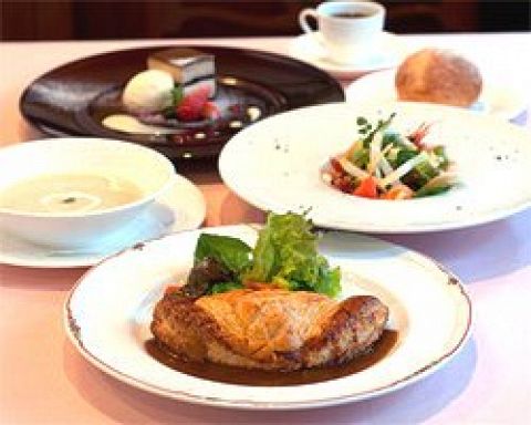 創業は大正12年。本物の神戸牛の炭焼ステーキに現代的フランス料理…ぜひご賞味下さい