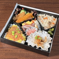 二色飯の満腹弁当