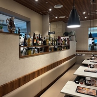 お一人様でのお食事でも立ち寄りやすいカウンター席！