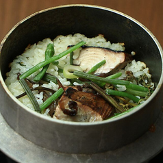 藁焼きカツオ釜飯