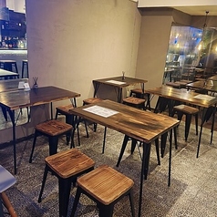 様々なシーンでご利用いただけるテーブル席をご用意しております。