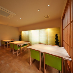 大切な記念日や接待、各種ご宴会など落ち着いた空間でごゆっくりとお食事をお楽しみいただけます。