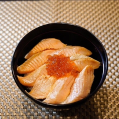 炙りトロサーモン丼