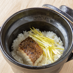 鯛と黄ニラの釜めし