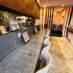 カウンター席を6席ご用意しております。