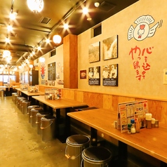 お仕事帰りにサクッと一杯いかがでしょうか？気軽に楽しめるカウンター席を多数ご用意しております！