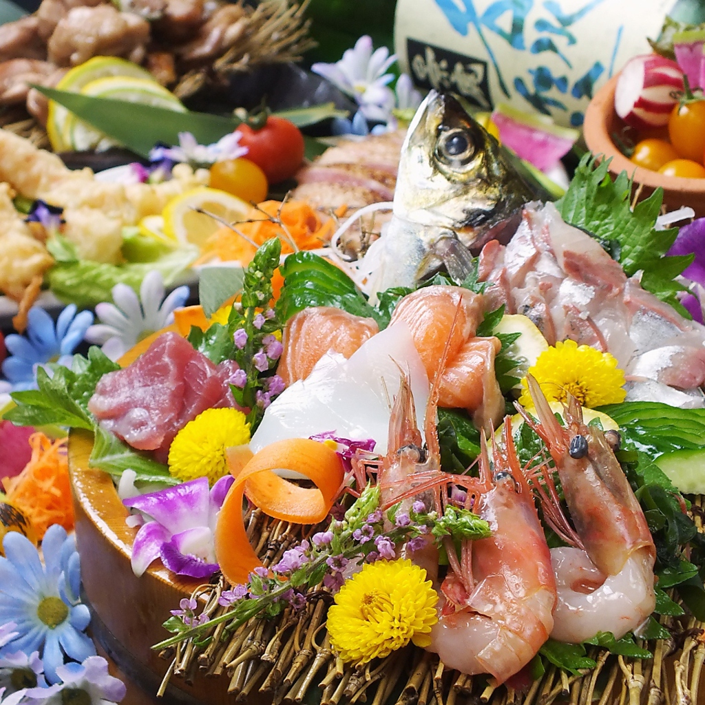 旬な食材をしようした月替わりのフェアコースはお食事を堪能出来ます。飲み放題付きで￥3000～