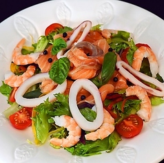 シーフードサラダ