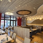 解放感ある広々店内でお食事をお楽しみください!!