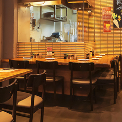 お一人様もお気軽にご利用いただけるカウンター席。