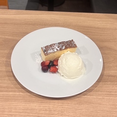 自家製バスクチーズケーキ