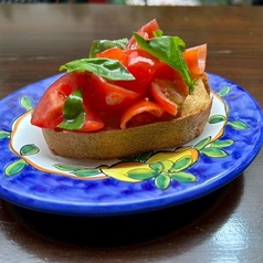 トマトとバジルのブルスケッタ 1piece
