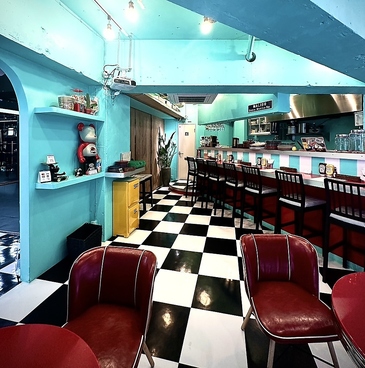 247 DINER ニーヨンナナダイナー 三鷹の雰囲気1