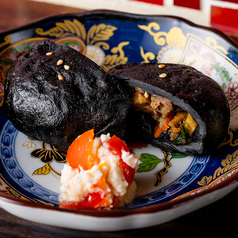 尾崎牛すじといぶりがっこの黒ニラおやき