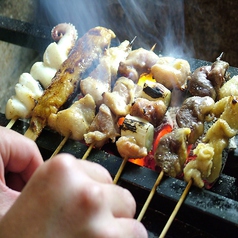 みつせ鶏・鮮魚・炭火焼き鳥・メニューが豊富なのも自慢の写真