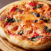 こだわりの自家製ピザ！